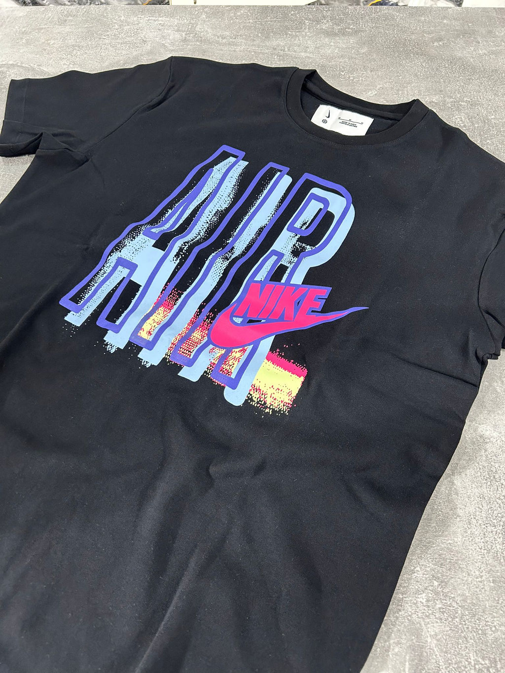 NIKE