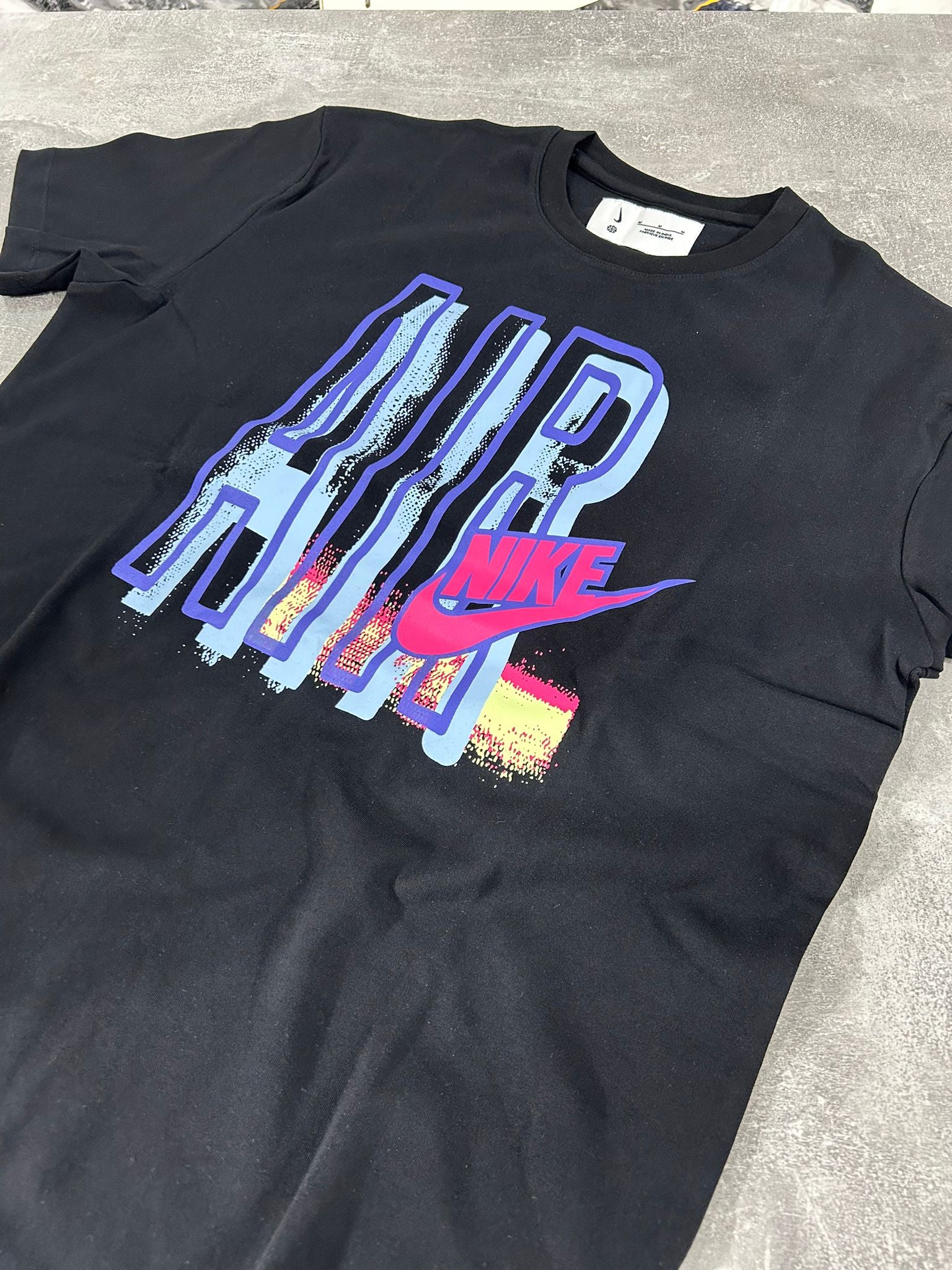 NIKE