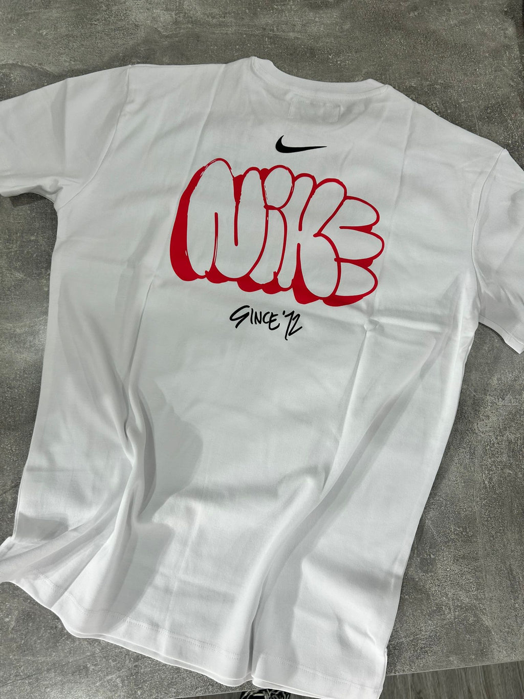 NIKE