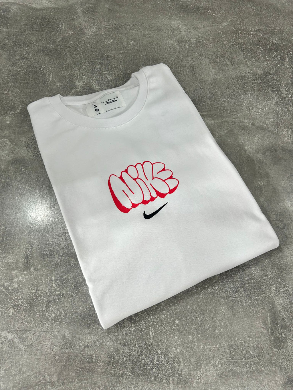 NIKE