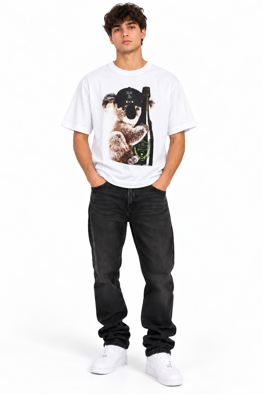 T-shirt bianca VTL koala sul modello