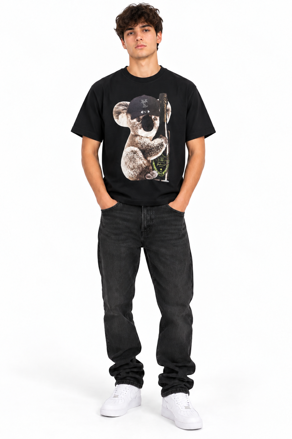 T-shirt nera VTL koala sul modello