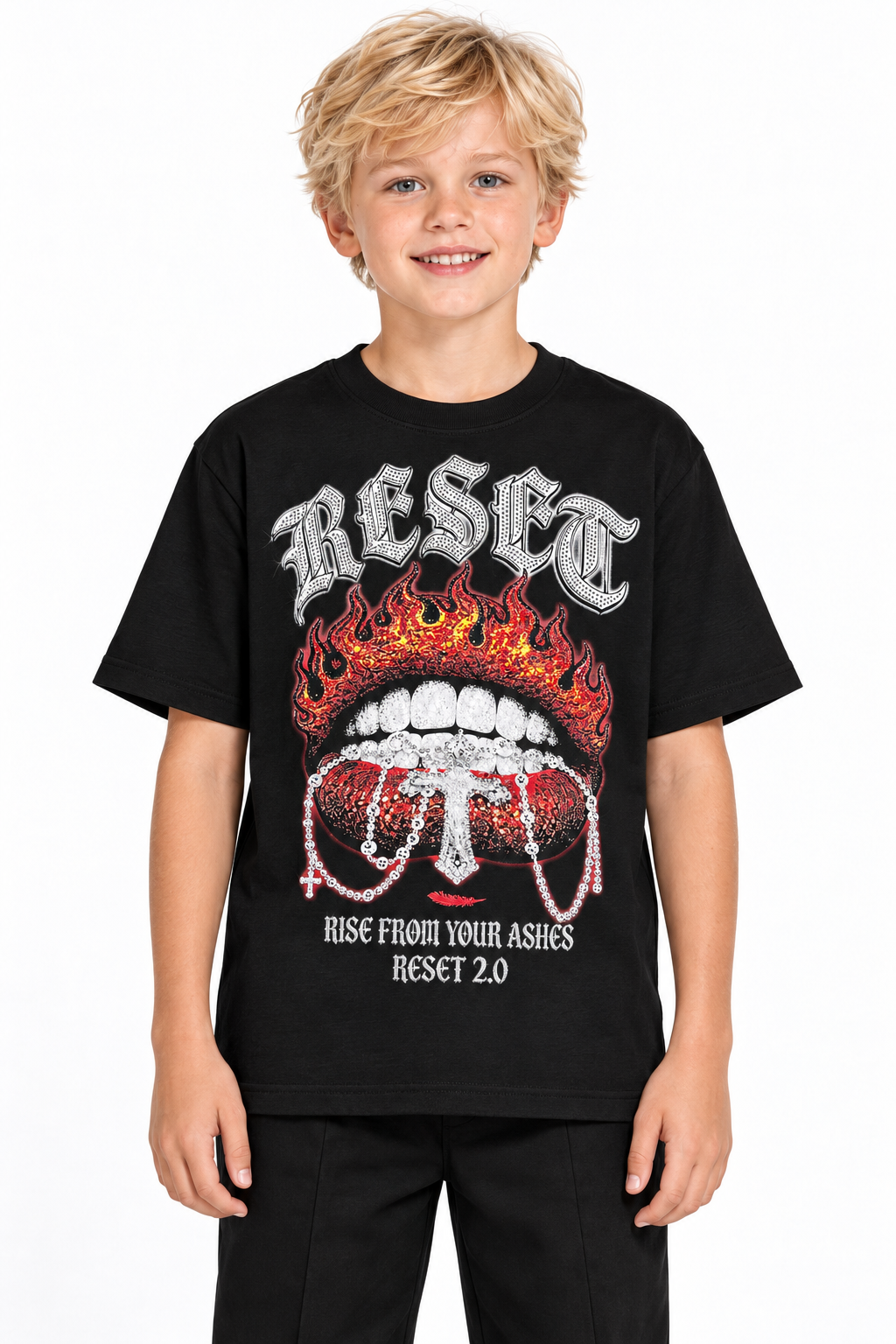 T-shirt Reset 2.0 bambino Nero indossata