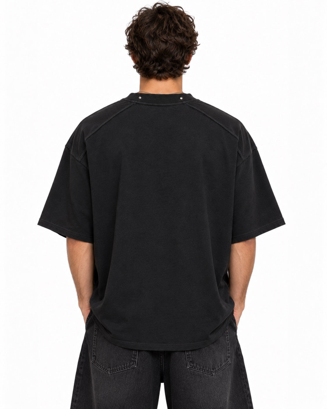 T-shirt oversize nera con stampa croci - retro