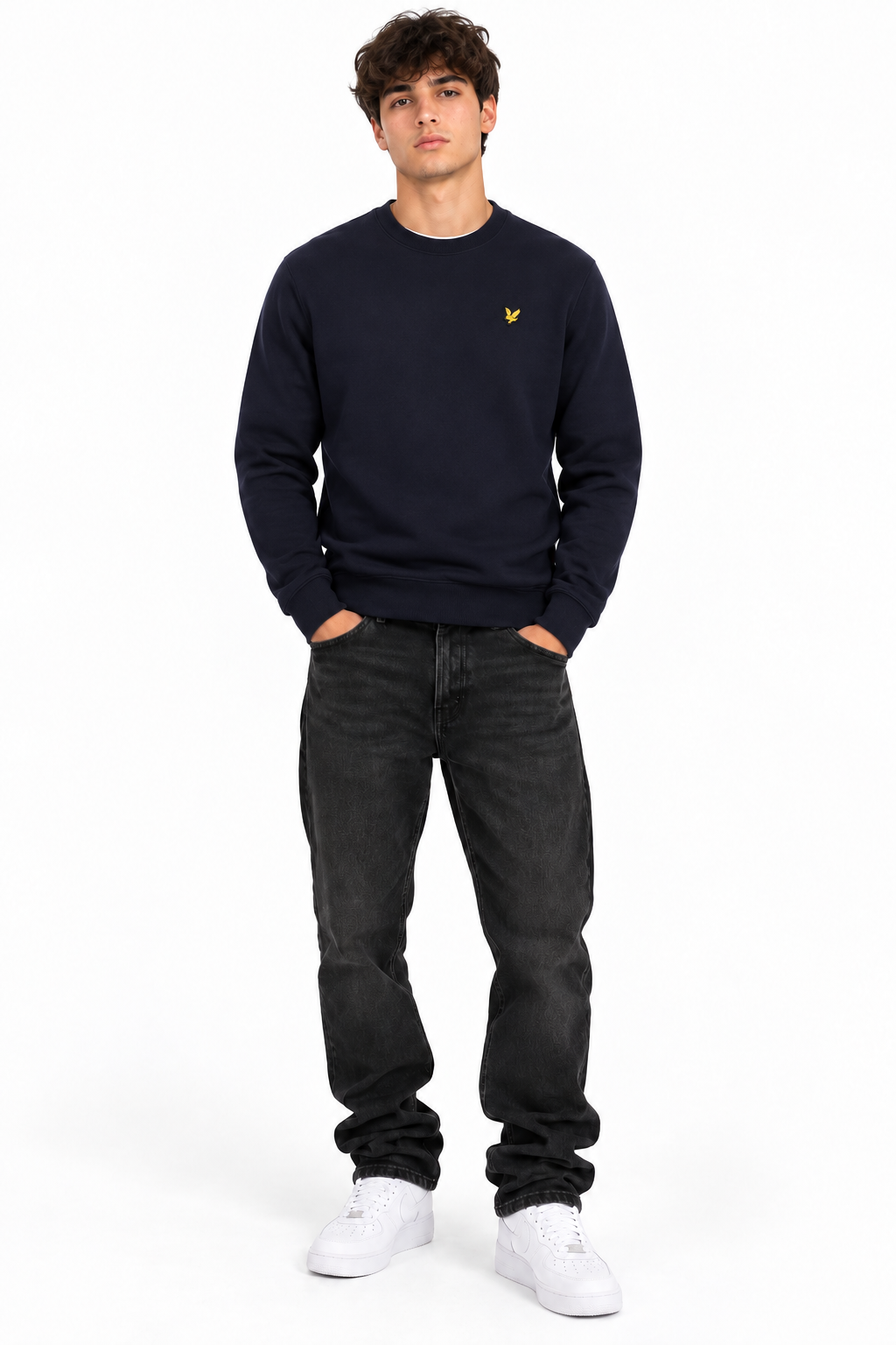 Lyle & Scott – Felpa uomo blu scuro girocollo indossata sul modello